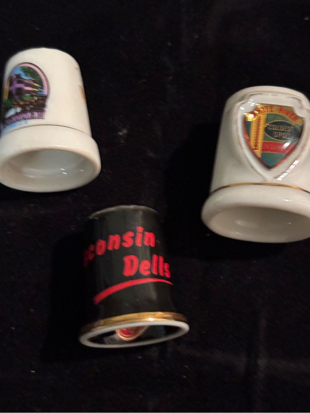 Wisconsin Dells Black and Red Souvenir Thimble